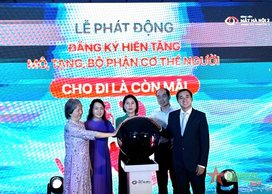 Delegates launch campaign calling on people to donate tissues and organs (Photo: VNA)