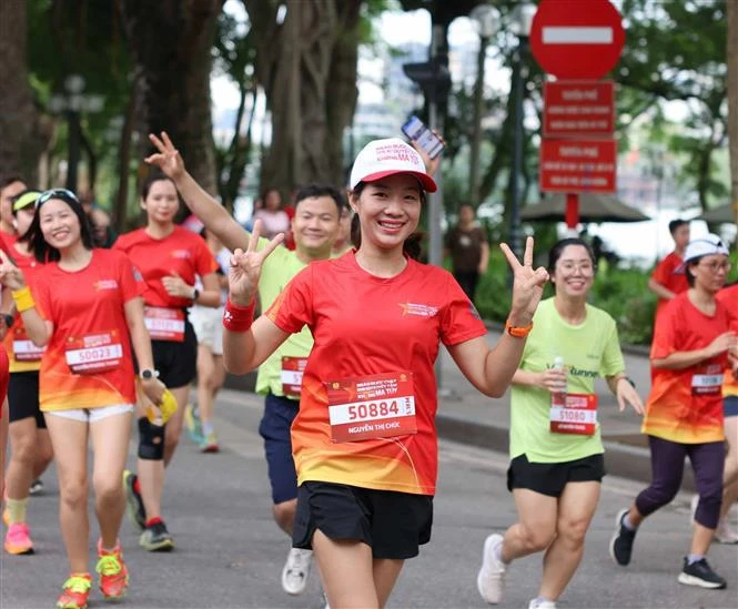 People join run for a drug-free community (Photo: VNA)