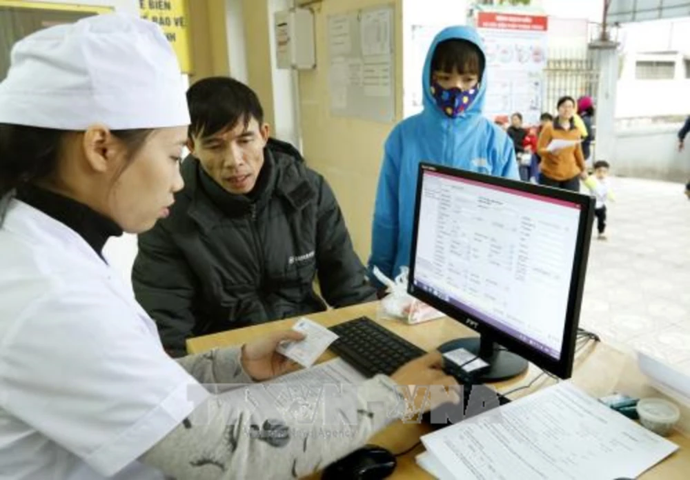 Hanoi pilots implementing electronic records to manage personal health for people in Phuc Dong ward, Long Bien district (Photo: VNA)