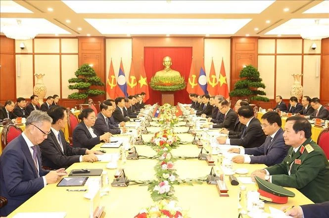 Talks between Vietnamese Party General Secretary and State President To Lam and his Lao counterpart (Photo: VNA)