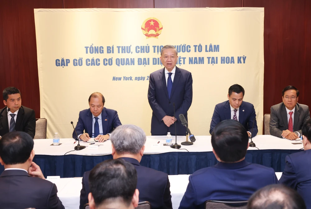 Party General Secretary and State President To Lam speaking at the meeting (Photo: VNA)