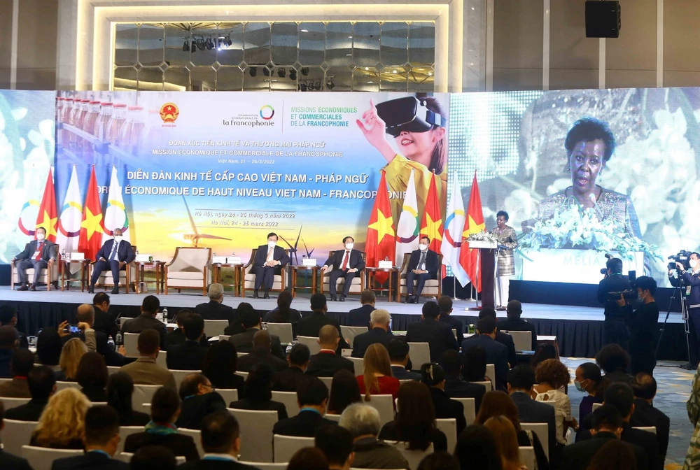 OIF Secretary-General Louise Mushikiwabo delivers the opening speech at the Vietnam-Francophone High-Level Economic Forum in March 2022. (Photo: VNA)