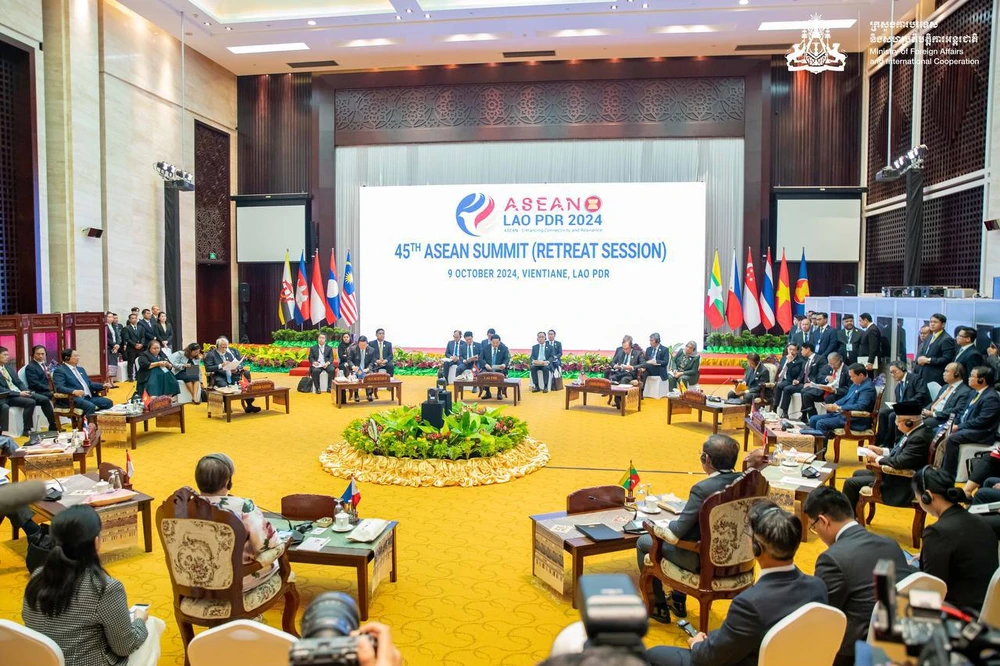 An overview of 45th ASEAN Summit (retreat session) in Vientiane on October 9 (Photo: Cambodian Ministry of Foreign Affairs and International Cooperation)