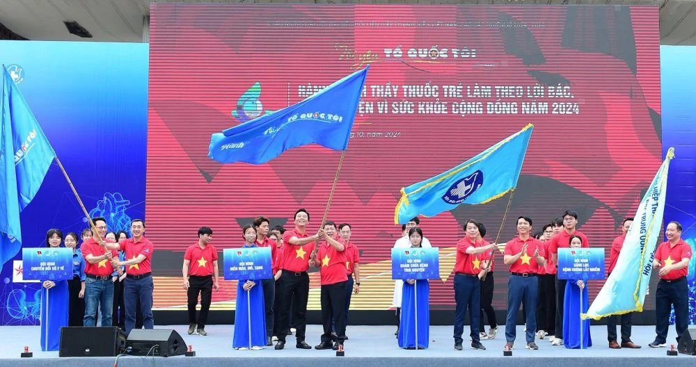 At the launch ceremony of the volunteer campaign in Hanoi on March 18. (Photo: VNA)