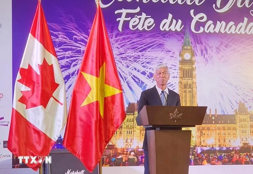 Vice Chairman of the Ho Chi Minh City People's Committee Vo Van Hoan speaks at a ceremony marking Canada Day (July 1, 1867 - 2024) held in the southern economic hub on June 26 evening. (Photo: VNA)