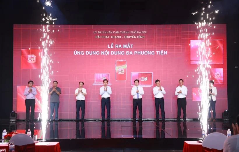 At the launch ceremony of the application Hanoi On on July 10. (Photo: VNA)