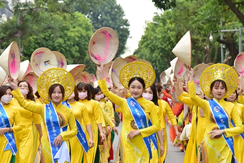 At a ao dai festival held in the city in 2020 (Photo: VNA) 