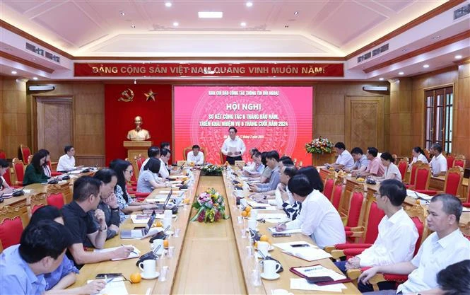 Politburo member, Secretary of the Party Central Committee and Chairman of the committee’s Commission for Information and Education Nguyen Trong Nghia speaks at the conference. (Photo: VNA)