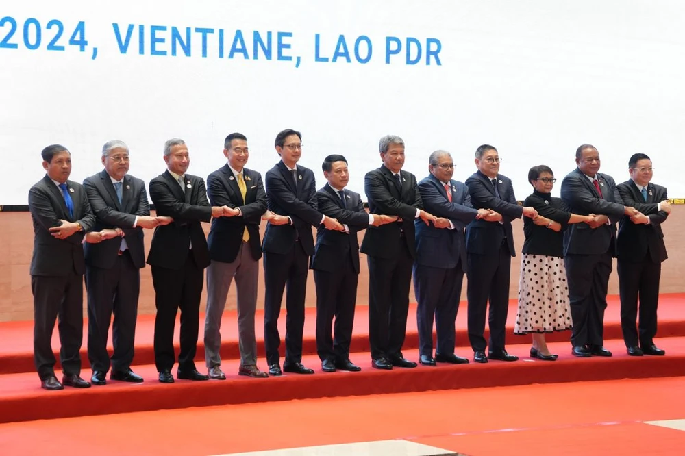 Participants of the 57th ASEAN Foreign Ministers' Meeting in a group photo (Source: asean.org)