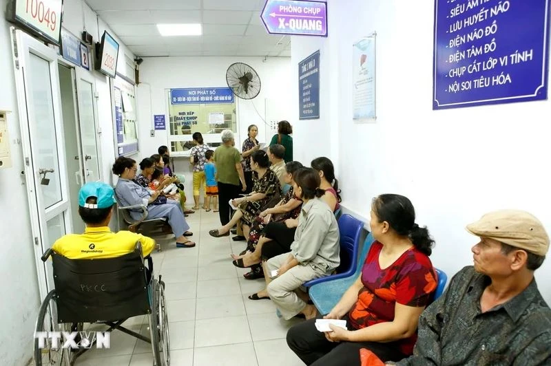 Patients waiting for medical consultations at Dong Da General Hospital in Hanoi. (Photo: VNA)