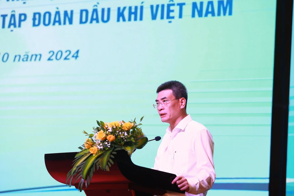 Petrovietnam Deputy General Director Duong Manh Son speaks at the event.(petrovietnam.petrotimes.vn/)