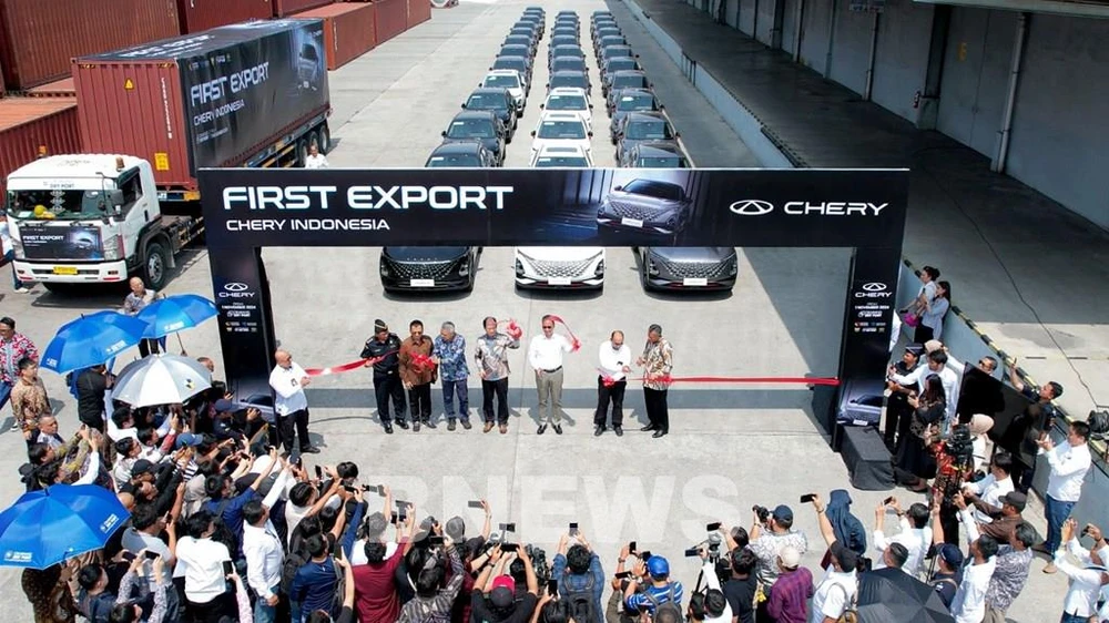 The first shipment of the Chinese Omoda C5 vehicles has departed from Indonesia and is en route to Vietnam, announced Omoda & Jaecoo Vietnam on November 6. (Photo: VNA)