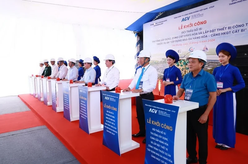 At the ground-breaking ceremony of the new cargo terminal at the Cat Bi International Airport. (Photo: ACV)