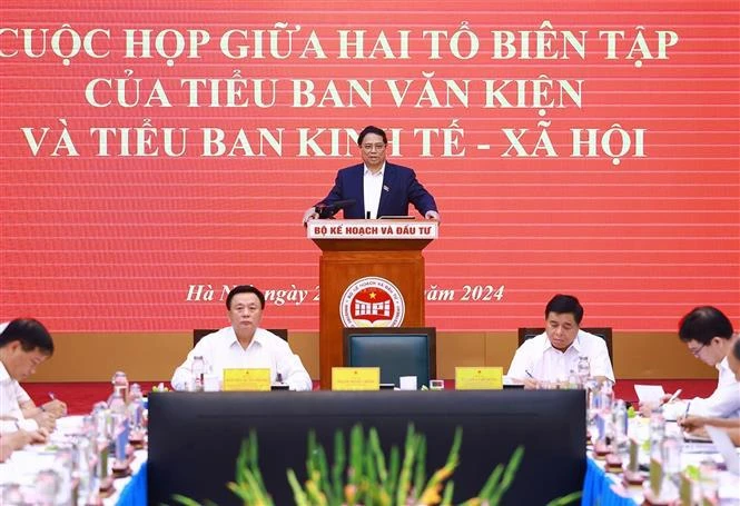 El primer ministro de Vietnam, Pham Minh Chinh, interviene en la sesión de trabajo (Fuente: VNA)