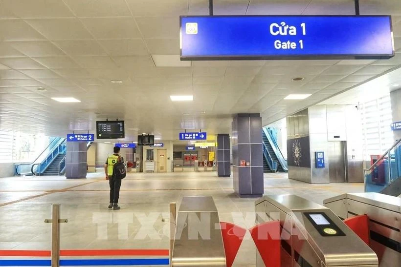 Puerta de entrada a la línea de metro de Nhon-la estación de Hanoi. (Foto: VNA)