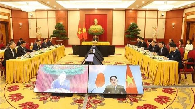 El secretario general del Partido Comunista de Vietnam (PCV) y presidente del país, To Lam, mantuvo hoy conversaciones en línea con el presidente del Partido Liberal Democrático y primer ministro de Japón, Kishida Fumio. (Fuente: VNA)