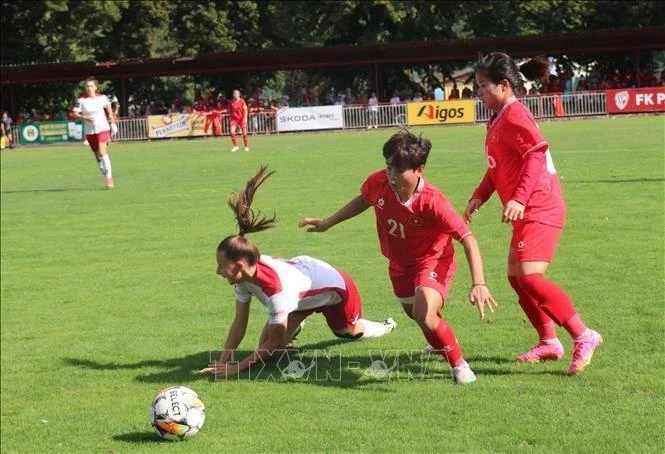 Equipo femenino de fútbol de Vietnam vence 6-0 a equipo checo en partido amistoso