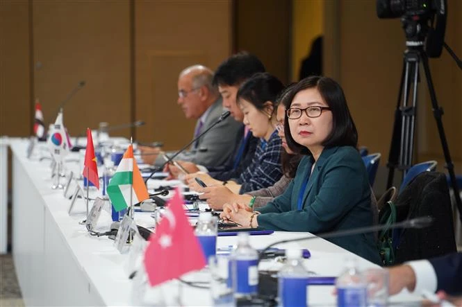 La directora general adjunta Doan Thi Tuyet Nhung en la reunión. (Fuente: VNA)