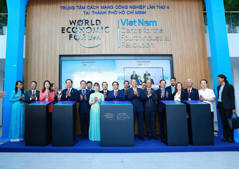 El primer ministro Pham Minh Chinh en la ceremonia de lanzamiento del Centro para la Cuarta Revolución Industrial (C4IR) en Ciudad Ho Chi Minh el 25 de septiembre (Foto: VNA)