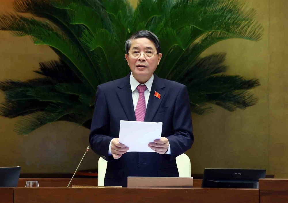 Le vice-président de l'Assemblée natonale Nguyen Duc Hai préside la séance de débat du développement socio-économique et du budget d’Etat. Photo: VNA