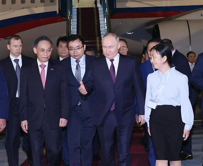 Le président russe Vladimir Poutine à l'aéroport international de Nôi Bai, à Hanoï en juin 2024. Photo: VNA