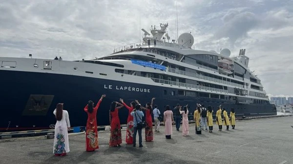 Un paquebot international au port de Nha Rông. Photo: laodong