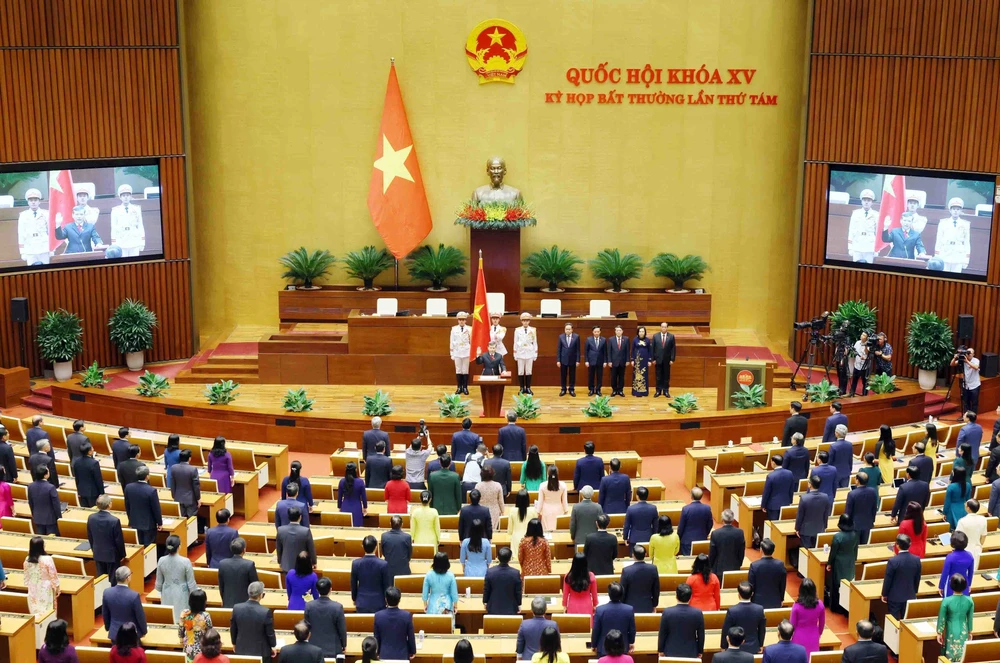 Les députés ont élu lundi après-midi 26 août, lors de la 8e session extraordinaire de la 15e Assemblée nationale à Hanoi, Lê Minh Tri au poste de président de la Cour populaire suprême pour le mandat 2021-2026. Photo: VNA