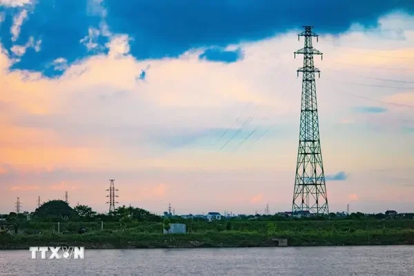 Un tronçon du projet de ligne 500 kV-circuit 3 (de Quang Trach, province de Quang Binh au Centre à Phô Nôi, province de Hung Yên au Nord). Photo: VNA