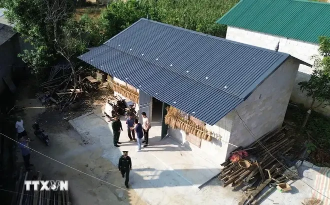 Une nouvelle maison construite au bourg de Tra Linh, province de Cao Bang (Nord). Photo: VNA