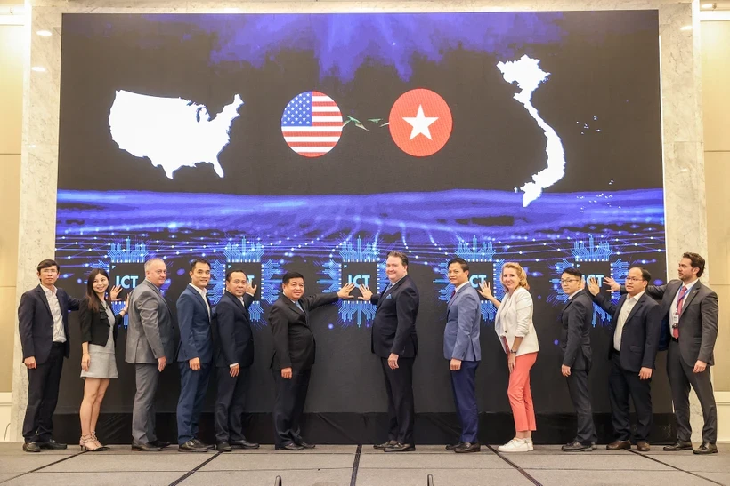 Delegates at the ceremony to announce the US International Technology and Security Innovation (ITSI) Fund in Hanoi on September 11, 2024. Photo: VNA