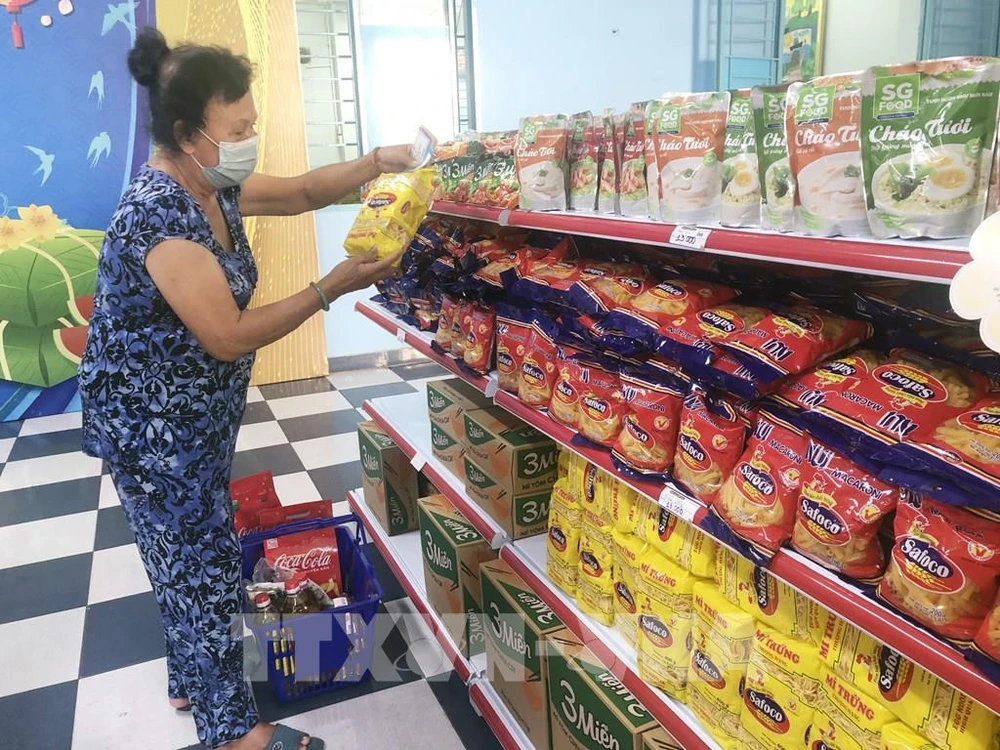 At a supermarket in HCM City (Photo: VNA)