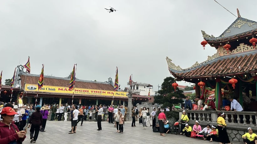 Visitors flocking to Phu Day Festival in Tien Huong Temple in 2024 (Photo: VietnamPlus)
