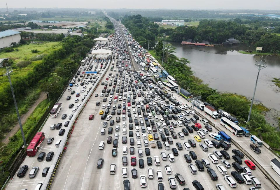 Indonesia increases traffic safety measures for tourism vehicles