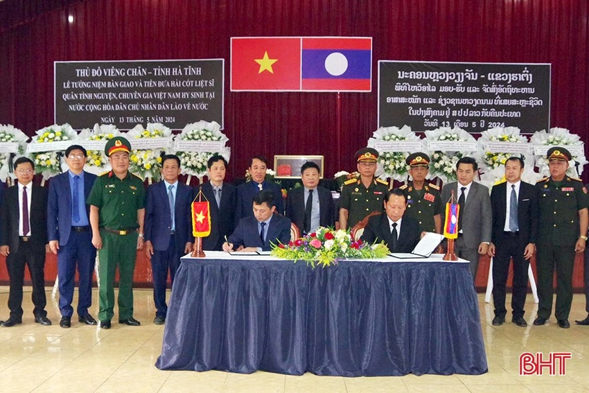 At the ceremony (Photo: baohatinh.vn)