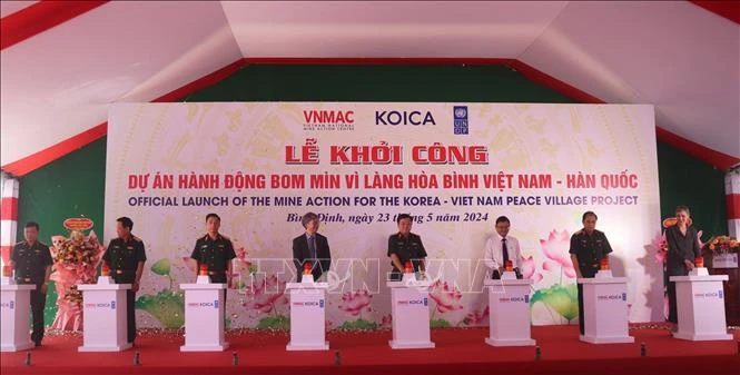At the launching ceremony (Photo: VNA)