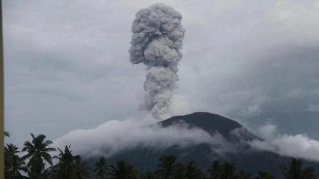 Ibu is one of Indonesia's most active volcanos, erupting more than 21,000 times in 2023. (Photo: thestar.com.my)