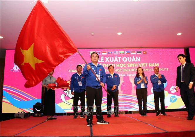 At the send-off ceremony for the Vietnamese student athlete delegation competing in the 13th ASEAN Schools Games (Photo: VNA)