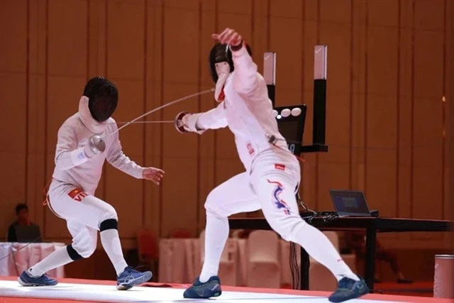 Vietnamese épee fencers take part in the 2024 Asian Fencing Championships in Kuwait. (Photo: VNA)
