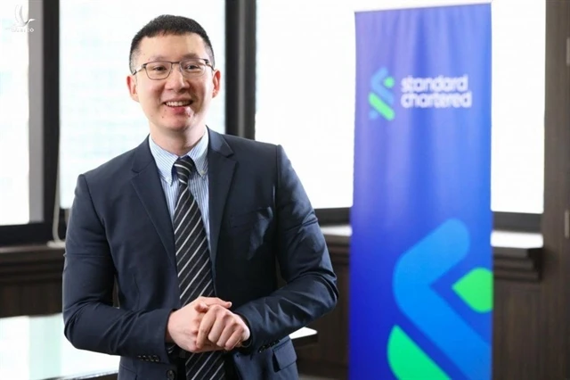 Tim Leelahaphan, Economist for Thailand and Vietnam, Standard Chartered Bank, shares the bank's economic forecast for Vietnam. (Photo courtesy of the bank)