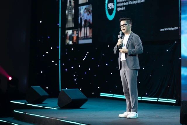 Hung Huynh, country head of SMB at TikTok Vietnam, shares experiences and methods to support SMEs to promote their advertisement and boost e-businesses. (Photo Courtesy TikTok Vietnam) 
