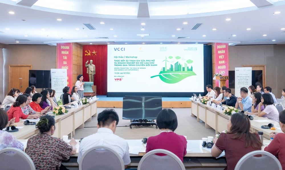 At the event (Photo: Vietnam Women Entrepreneurs’ Council)