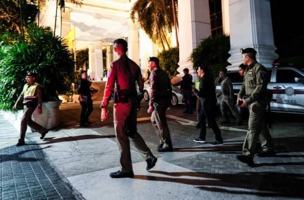 Thai police come to the site on July 16 (Photo: Getty Images/VNA)