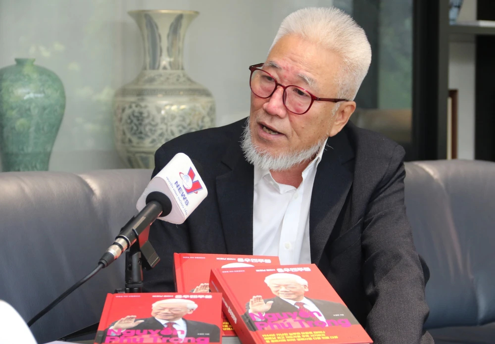 Cho Chul-hyeon, author of a book on Party General Secretary Nguyen Phu Trong published in the Republic of Korea (RoK) in May. (Photo: VNA)