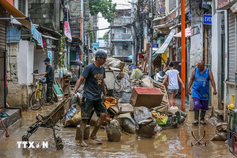 Philippine typhoon, southwest monsoon death toll top 33 Vietnam+