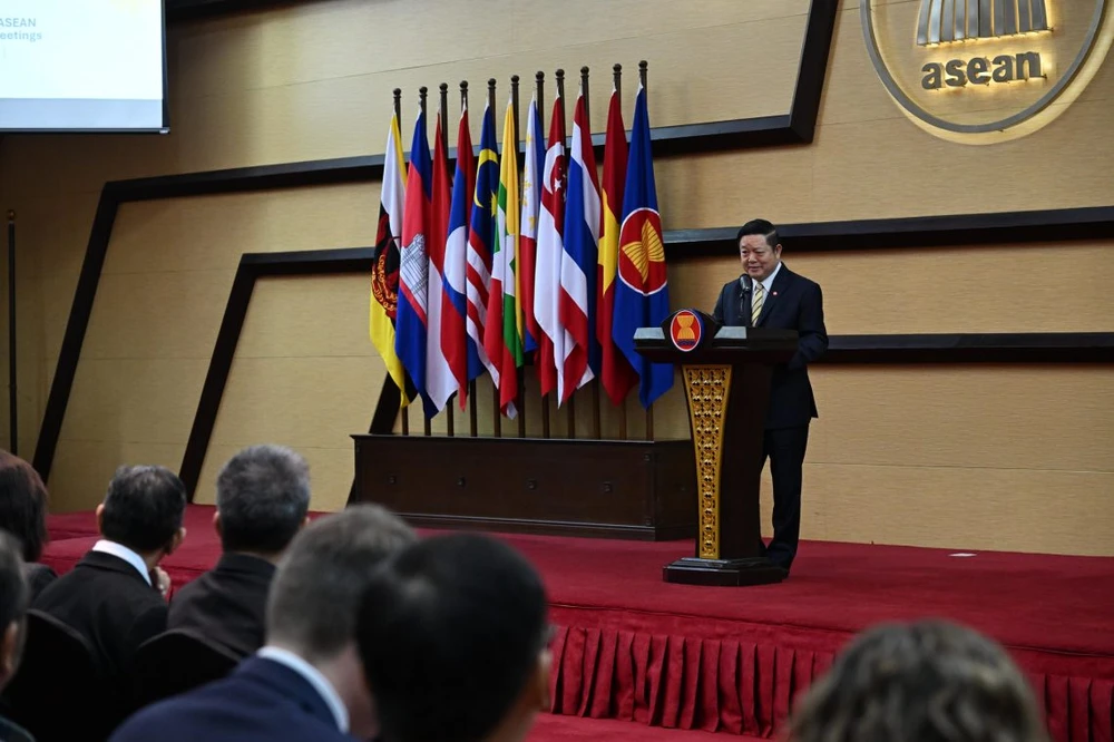 ASEAN Secretary-General Kao Kim Hourn at the press conference to announce the results of the 57th ASEAN Foreign Ministers' Meeting (AMM-57) and related meetings. (Photo: asean.org)