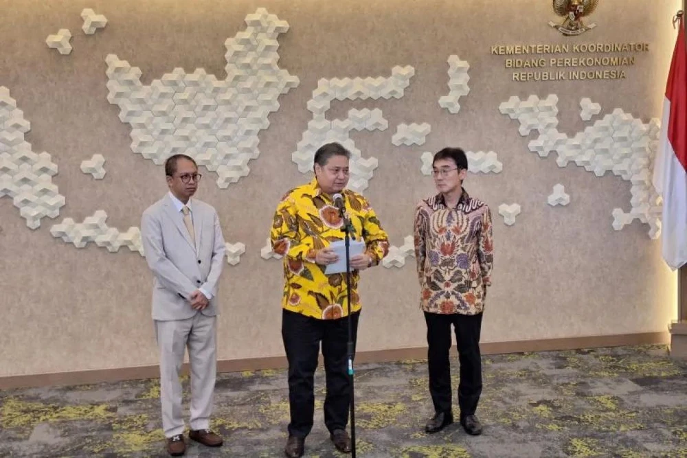 Coordinating Minister for Economic Affairs Airlangga Hartarto speaks to reporters after the signing of a MoU with the ERIA in Jakarta on July 30, 2024. (Photo: Antara)