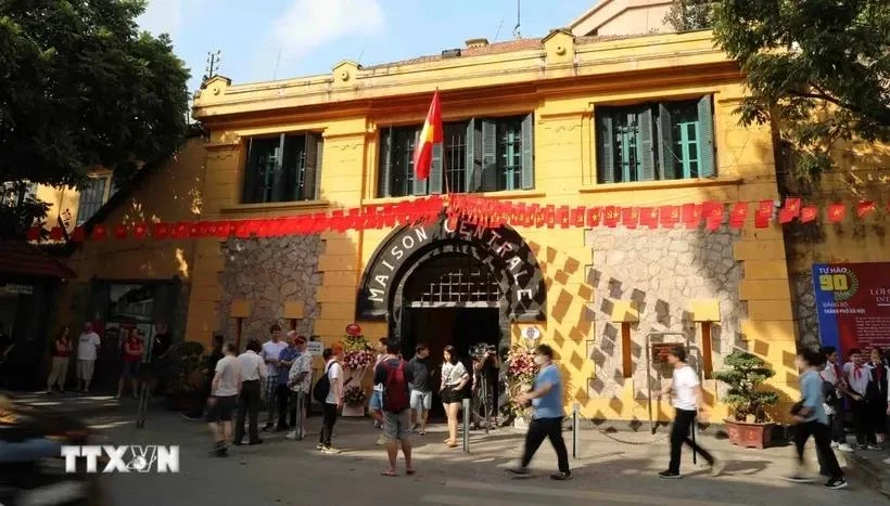 Hoa Lo prison, the “red address” to educate the younger generations on patriotism and the nation’s noble revolutionary tradition has surged in popularity. (Photo: VNA)