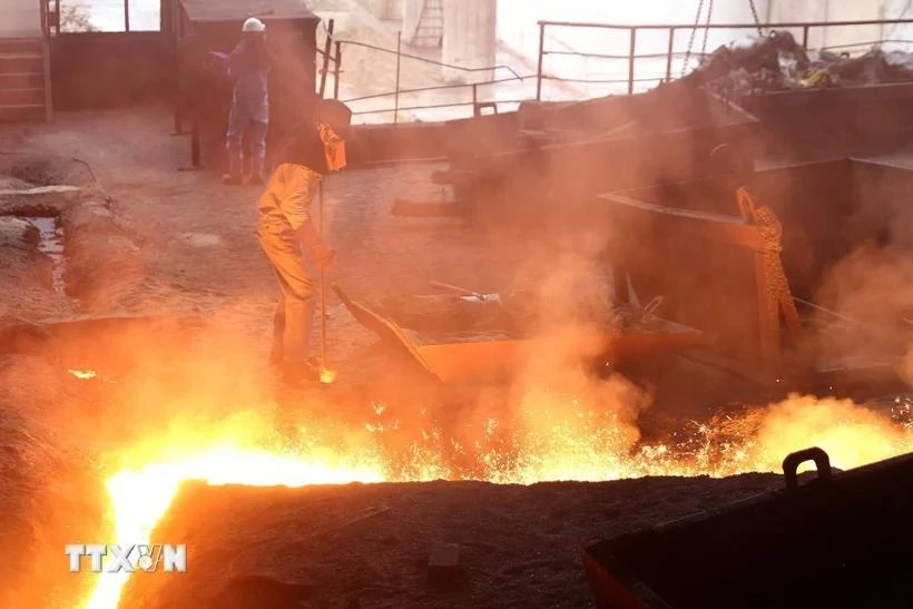 Production at Lao Cai iron and steel plant (Photo: VNA)