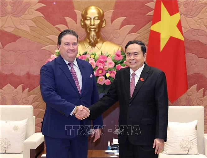 National Assembly (NA) Chairman Tran Thanh Man (right) and US Ambassador Marc Evans Knapper at their meeting in Hanoi on August 15. (Photo: VNA)