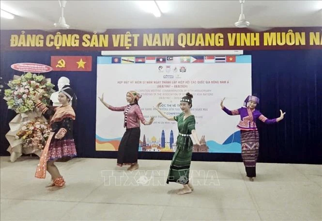 A dance performance at the ceremony. (Photo: VNA)